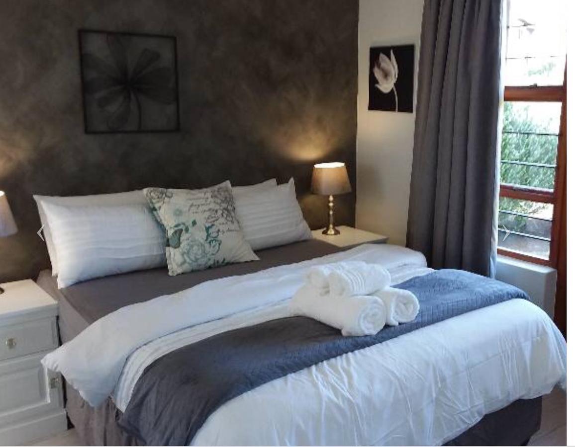 Appartamento Whale Rock Gardens Plettenberg Bay Esterno foto